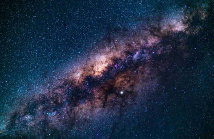 Cielo notturno con vista di una parte della Via Lattea