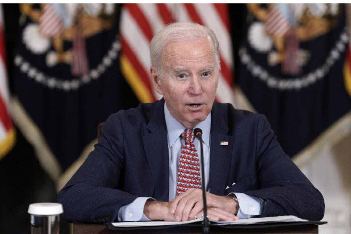 Joe Biden ha degli strani segni in volto