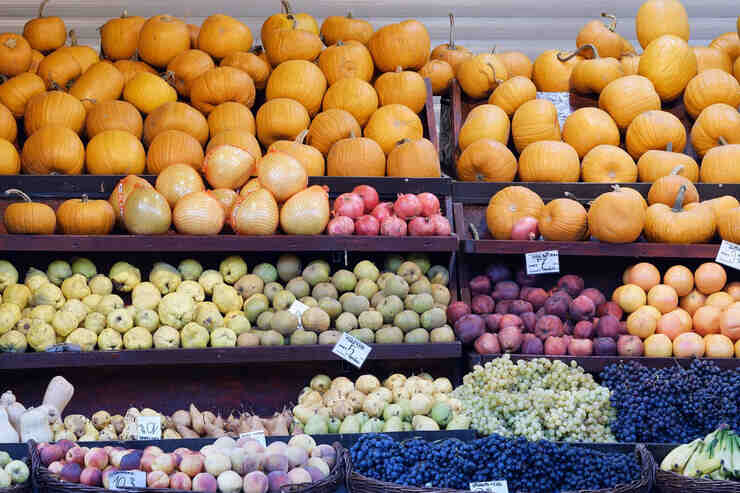 Frutta sugli scaffali: sarà tra i beni acquistabili con Dedicata a te 