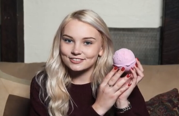 influencer asmr lush mostra bomba da bagno