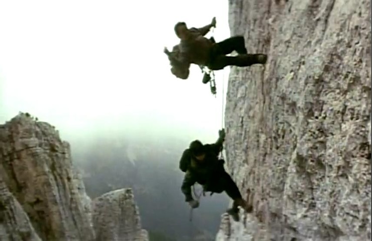 Una scena del film "Cliffhanger"